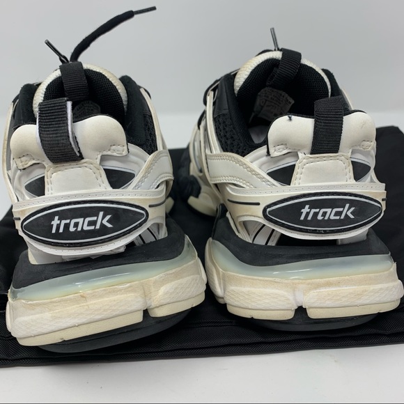 Balenciaga Worn Out Sneakers - Picture 6 of 9